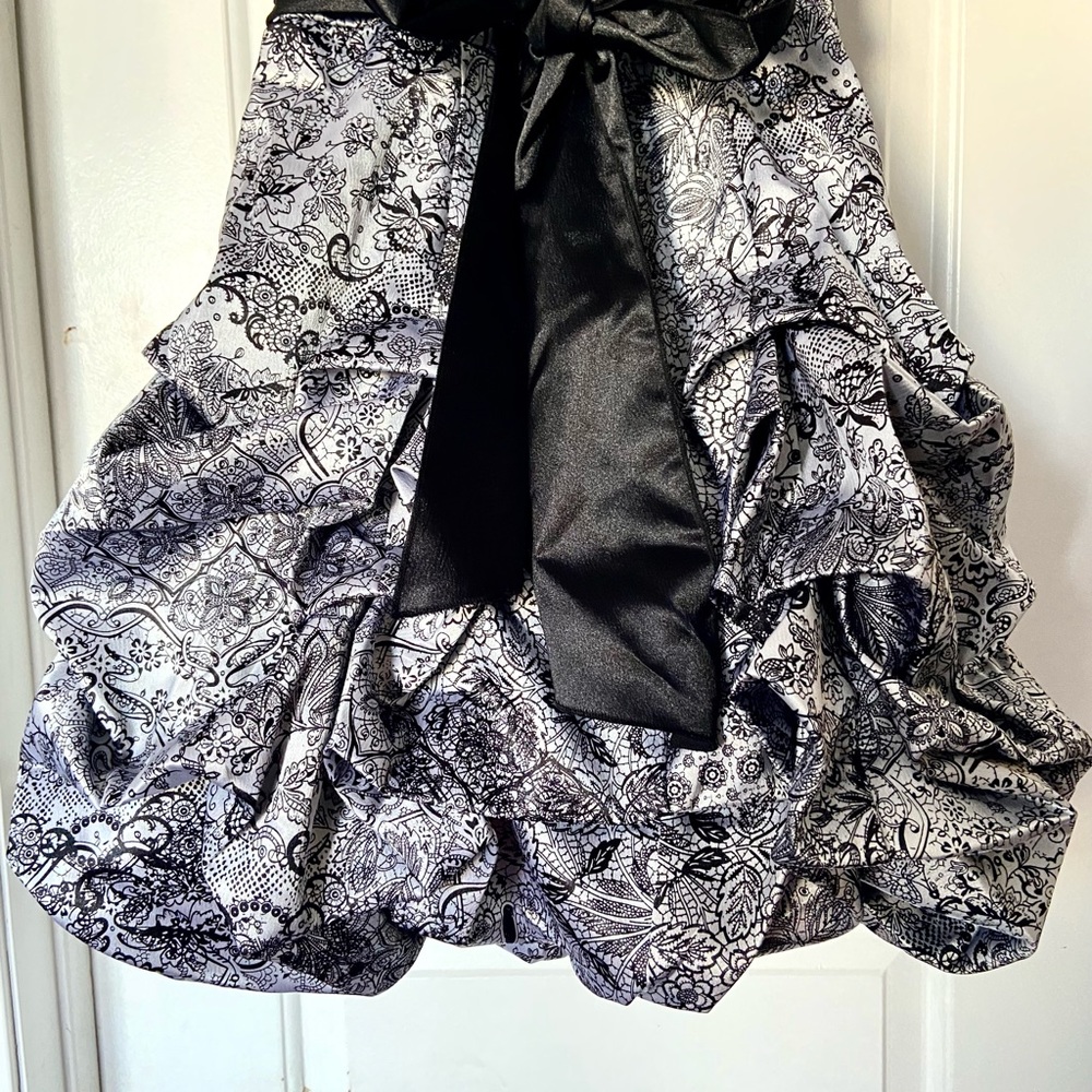 Ruby Rox Black And White Strapless Draped Prom Fo… - image 3